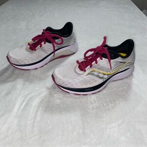 Saucony Guide 14 Running Training Shoes Womens 9W White Gray Pink Sneakers Used